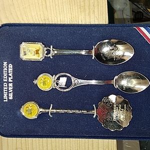 3 Collectable Olympics Spoons 1984 silver plated in case